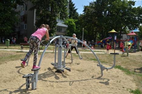 Donaţie de 50.000 lei. Americanii au inaugurat parcul amenajat în strada Aluminei (FOTO)