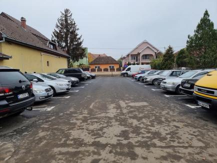 Se lucrează la amenajarea a 100 de locuri de parcare noi în cartierul Nufărul din Oradea (FOTO)