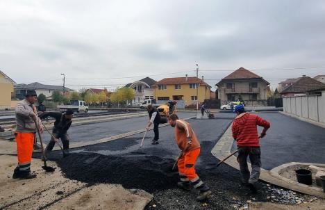 Se lucrează la amenajarea a 100 de locuri de parcare noi în cartierul Nufărul din Oradea (FOTO)
