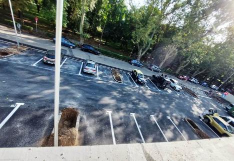 A fost finalizată parcarea ce a luat locul ruinelor de lângă parcul Brătianu din Oradea