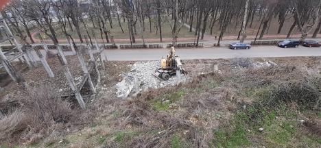 A fost finalizată parcarea ce a luat locul ruinelor de lângă parcul Brătianu din Oradea