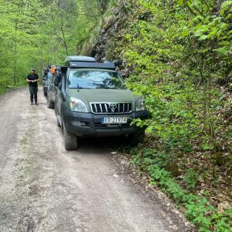 Polonezi veniți la off-road în Apuseni, amendați de rangerii parcului natural (FOTO)