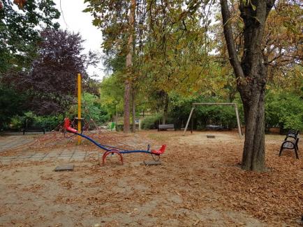 Parc uitat: Parcul Petőfi din Oradea este părăginit şi murdar, chiar dacă Primăria a angajat o firmă care să-l întreţină (FOTO)