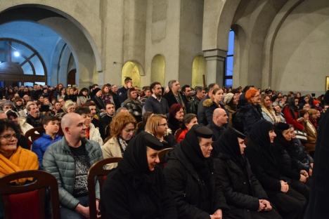 Arhiplină: Conferinţa despre familie, susţinută de preotul Constantin Necula, a umplut Catedrala Ortodoxă (FOTO/VIDEO)
