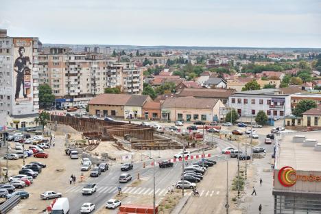 Traficul auto prin Piaţa Cetăţii din Oradea va fi închis joi pentru turnarea betonului pe rampa viitorului pasaj