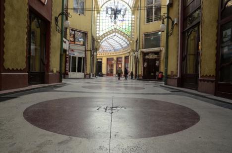 Oradea ieri, Oradea azi: Cum s-a schimbat Pasajul Vulturul Negru în ultimii 40 de ani (FOTO)