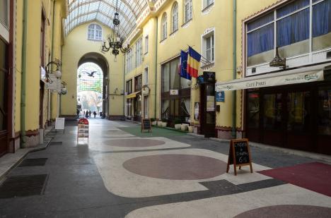 Oradea ieri, Oradea azi: Cum s-a schimbat Pasajul Vulturul Negru în ultimii 40 de ani (FOTO)