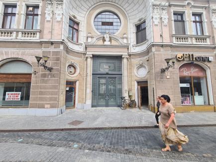 Pasajul unplugged: De ce a rămas închis publicului Bazarul reabilitat de pe Corso (FOTO)