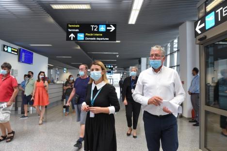 Masca jos! La inagurarea de la Aeroport, șefului CJ Bihor i-a căzut masca, în preajma Covid-ului (FOTO)