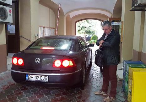 Consiliul Judeţean împarte maşini primăriilor din Bihor, inclusiv un Volkswagen Phaeton şi două Dacia Duster