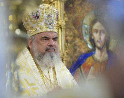 Patriarhul Daniel are coloană oficială, deşi legea nu-i permite