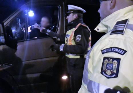 Premieră națională: În perioada sărbătorilor, patrule rutiere mixte de poliţişti bihoreni şi ungari le oferă şoferilor cafele şi ceaiuri calde (FOTO / VIDEO)