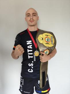 Un tânăr de 20 de ani din Oradea a devenit campion mondial la MMA amatori (VIDEO)