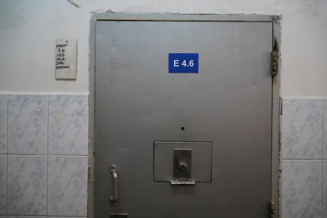 Viața la pârnaie: Cum trăiesc deținuții în Penitenciarul din Oradea (FOTO / VIDEO)