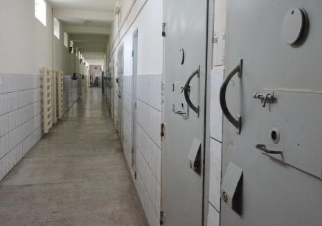 Măgărie de puşcărie: Un avertizor de integritate, dat în judecată de două angajate de la Penitenciarul Oradea
