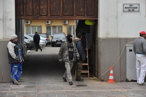 Şase poliţişti de frontieră din Borş au fost reţinuţi. Parchetul Bihor cere să fie trimişi în arest preventiv (FOTO)