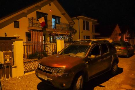 Percheziții în Bihor: Polițiștii au descins de dimineață la vilele din Oradea și Sânmartin ale unor polițiști de frontieră (FOTO/VIDEO)