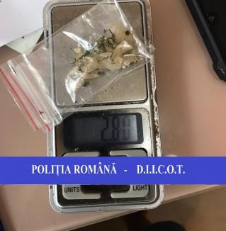 Furnizor pentru „VIP-uri”: Traficant de droguri din Oradea, reținut de DIICOT (FOTO)
