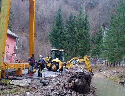 Infiltrații în barajul Leșu: Centrala hidroelectrică din aval, în pericol de inundare (FOTO)