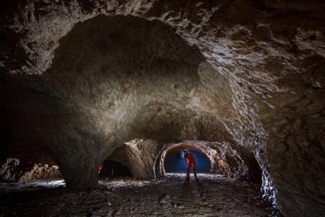 Chemare în adâncuri: Zece peşteri din Bihor, accesibile până acum doar speologilor profesionişti, au fost deschise pentru turişti (FOTO)