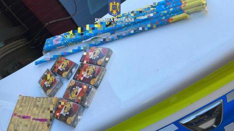 Poliţiştii au ieşit la 'vânătoare' de artificii şi petarde. Peste 1.100 de obiecte pirotehnice au fost confiscate, trei bişniţari sunt în anchetă (FOTO)