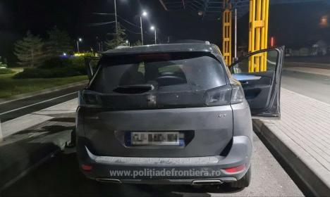 O mașină de 50.000 de euro dată în urmărire în Franța a fost găsită la intrarea în România prin Borș II (FOTO)