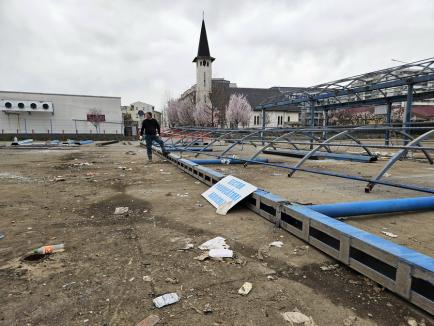 Pusă la pământ! Piaţa Nufărul din Oradea a fost demolată, iar materialele duse la fier vechi (FOTO)