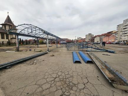 Pusă la pământ! Piaţa Nufărul din Oradea a fost demolată, iar materialele duse la fier vechi (FOTO)