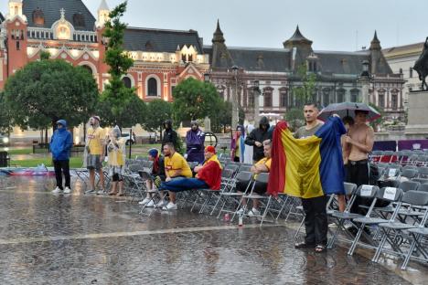 „Generația de suflet” a calificat România în optimi la Euro 2024. Orădenii au sărbătorit în stradă (FOTO/VIDEO)