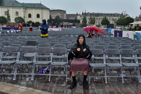 „Generația de suflet” a calificat România în optimi la Euro 2024. Orădenii au sărbătorit în stradă (FOTO/VIDEO)