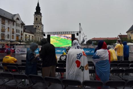 „Generația de suflet” a calificat România în optimi la Euro 2024. Orădenii au sărbătorit în stradă (FOTO/VIDEO)