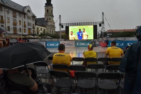 „Generația de suflet” a calificat România în optimi la Euro 2024. Orădenii au sărbătorit în stradă (FOTO/VIDEO)