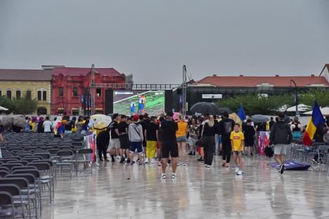 „Generația de suflet” a calificat România în optimi la Euro 2024. Orădenii au sărbătorit în stradă (FOTO/VIDEO)