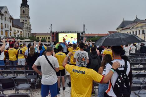 „Generația de suflet” a calificat România în optimi la Euro 2024. Orădenii au sărbătorit în stradă (FOTO/VIDEO)