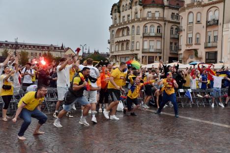 „Generația de suflet” a calificat România în optimi la Euro 2024. Orădenii au sărbătorit în stradă (FOTO/VIDEO)