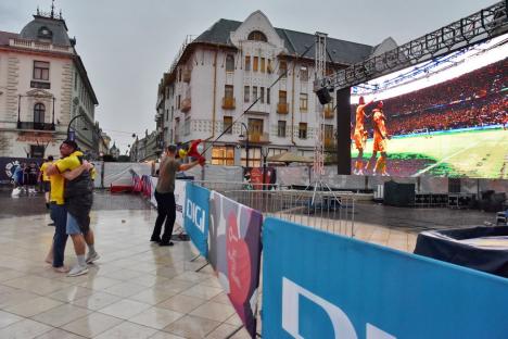 „Generația de suflet” a calificat România în optimi la Euro 2024. Orădenii au sărbătorit în stradă (FOTO/VIDEO)