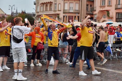 „Generația de suflet” a calificat România în optimi la Euro 2024. Orădenii au sărbătorit în stradă (FOTO/VIDEO)