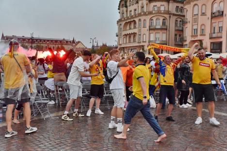 „Generația de suflet” a calificat România în optimi la Euro 2024. Orădenii au sărbătorit în stradă (FOTO/VIDEO)