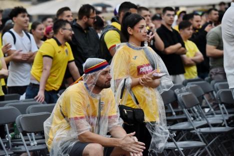 „Generația de suflet” a calificat România în optimi la Euro 2024. Orădenii au sărbătorit în stradă (FOTO/VIDEO)