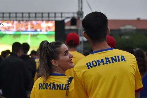 „Generația de suflet” a calificat România în optimi la Euro 2024. Orădenii au sărbătorit în stradă (FOTO/VIDEO)