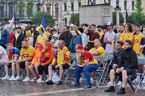 „Generația de suflet” a calificat România în optimi la Euro 2024. Orădenii au sărbătorit în stradă (FOTO/VIDEO)