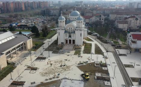 Piațete unplugged: Primăria Oradea nu găsește firme care să lege noile centre de cartier la rețeaua electrică