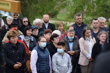 S-a pus piatra de temelie a unei mănăstiri greco-catolice la Stâna de Vale (FOTO)