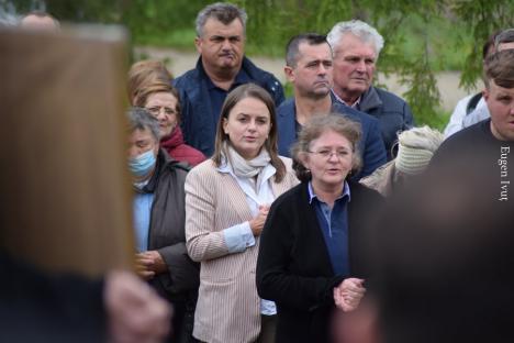 S-a pus piatra de temelie a unei mănăstiri greco-catolice la Stâna de Vale (FOTO)