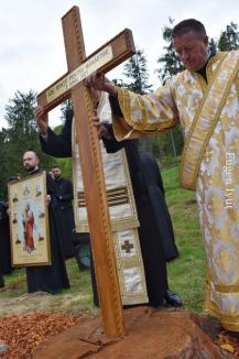 S-a pus piatra de temelie a unei mănăstiri greco-catolice la Stâna de Vale (FOTO)