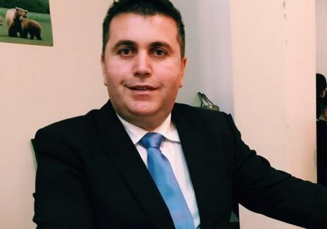 Primarul comunei Pietroasa, Cornel Pîlea, judecat pentru conflict de interese: Procurorii îi impută că şi-a angajat fratele ca buldozerist
