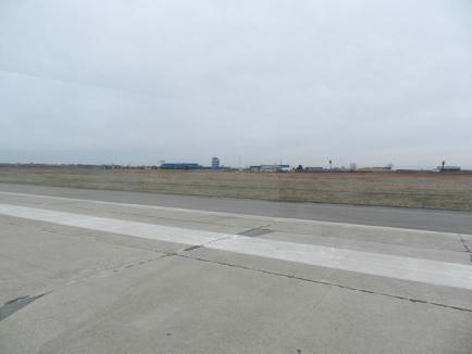 A început demolarea pistei Aeroportului (FOTO)