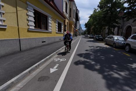 Aproape un kilometru de pistă pentru biciclete a fost dat în folosință pe strada Mihai Eminescu (FOTO)
