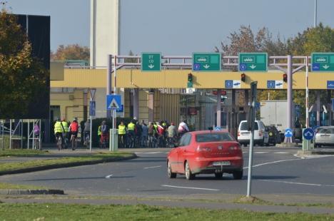 Întâlnire în vama Artand. Peste 100 de biciclişti din România şi Ungaria au inaugurat pista de biciclete Oradea – Berettyoujfalu (FOTO)