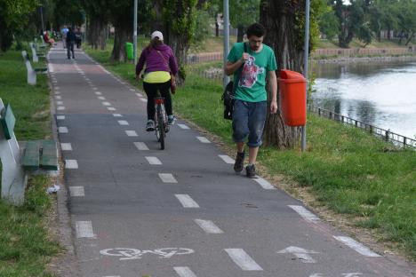 Piste pentru bicicliști pe digurile râurilor din Bihor. Din Oradea, pista va merge până la graniță, pe lângă Criș